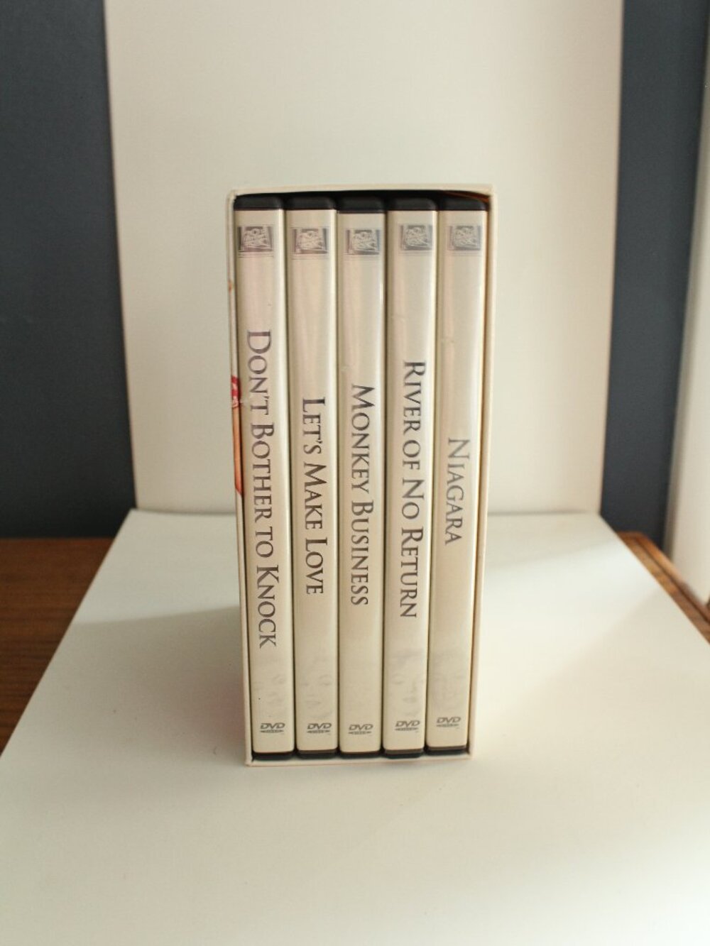 Marilyn Monroe Diamond Collection Volume II on DVD Set of 5 DVDs - Picture 3 of 4